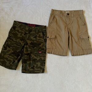 Levi’s boys cargo 2 shorts size 10 used excellent condition